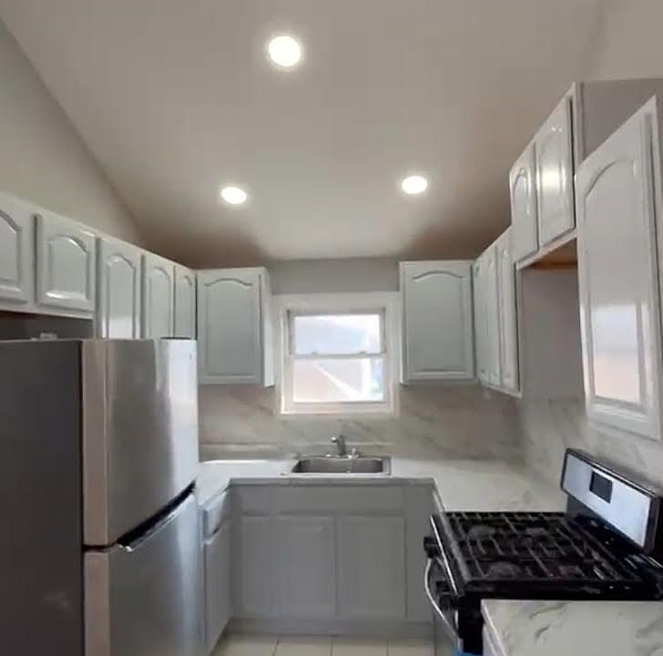 1st image of 1474 Edgewood St #2
