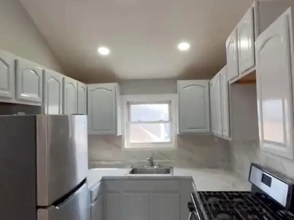 1474 Edgewood St #2, Rosedale, NY 11422