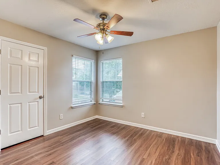 8238 Fuqua Gardens Dr — Photo 14