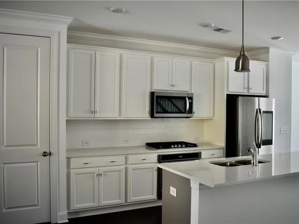 655 Beacon Dr, Atlanta, GA 30328