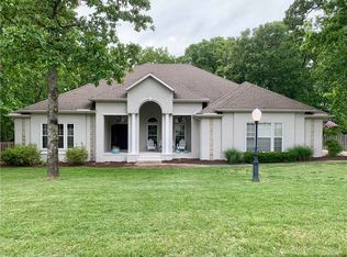 2899 N Old Dominion Way, Fayetteville, AR 72703