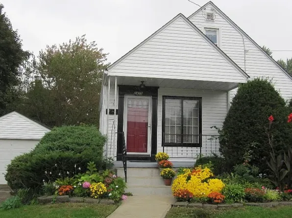 2475 Triplett Blvd, Akron, OH 44312