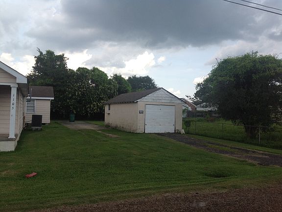 3rd image of 1105 Avenue A