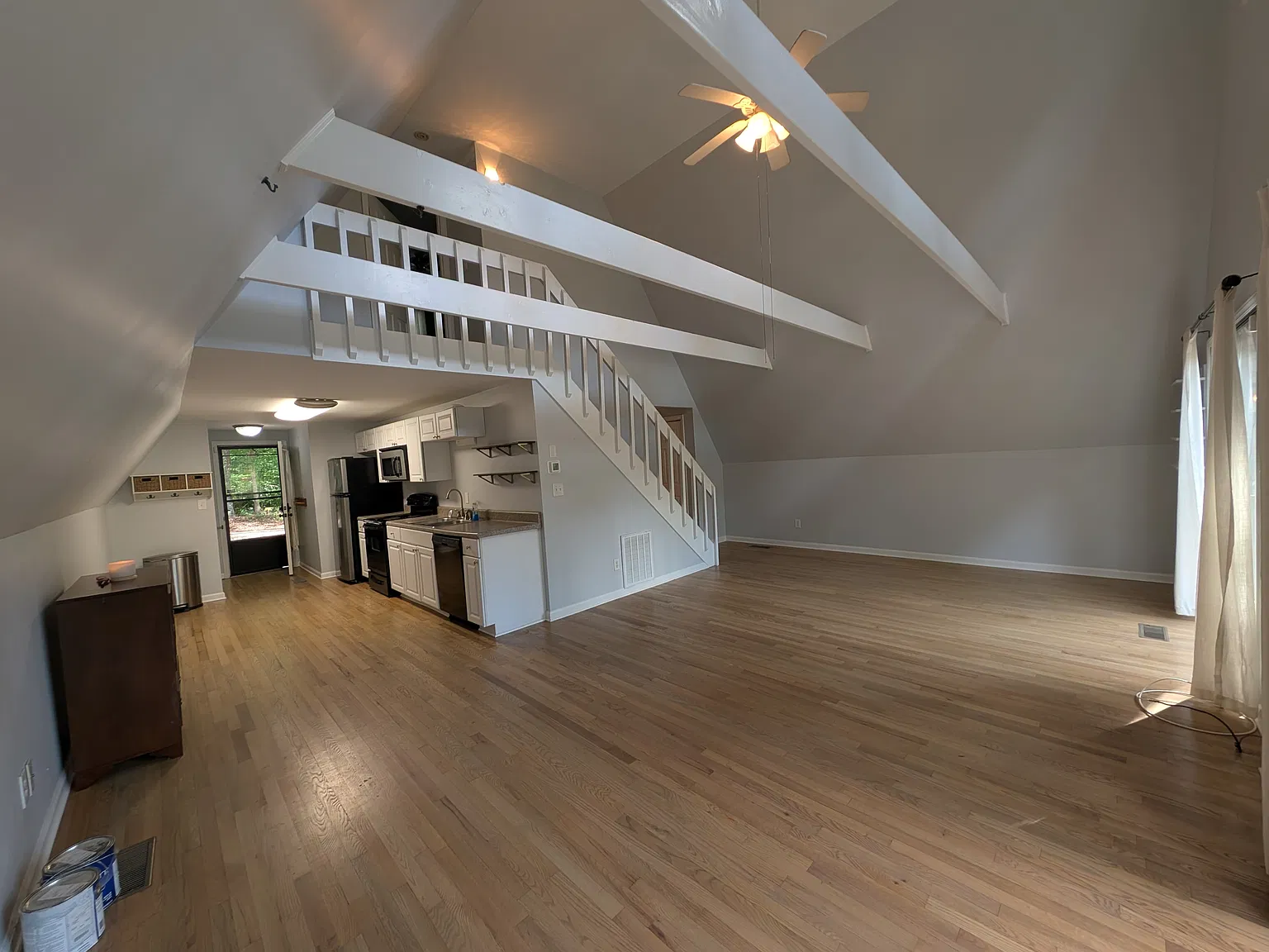2 bed, 1.5 bath, 1156 sqft, $2,200 — Photo 3