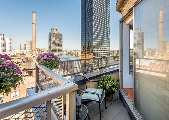 Sold by Brown Harris Stevens | media 19