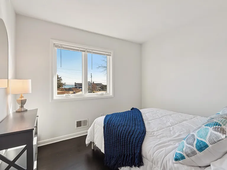 36 Nautilus Dr — Photo 9