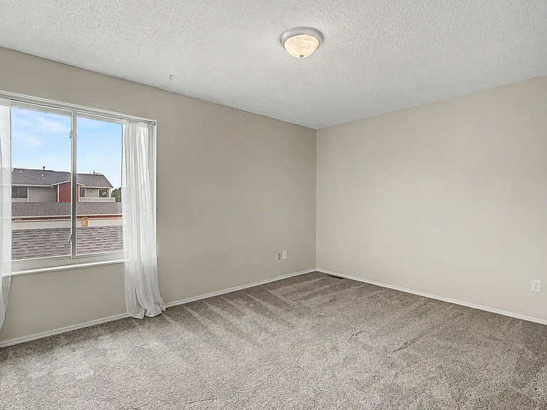 440 W Rockrimmon Blvd #C — Photo 9