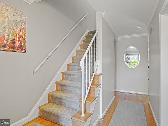4th image of 9307 Marycrest St