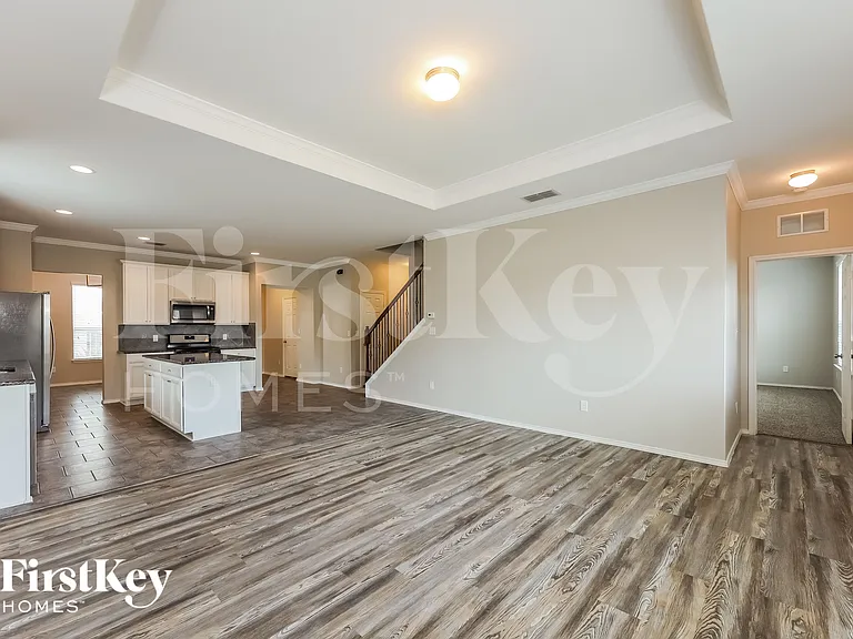 7111 Marina Del Rey — Photo 4