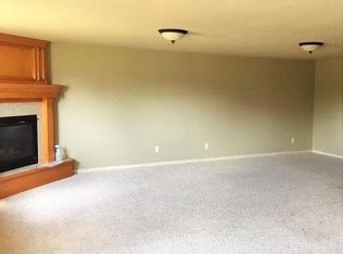 1215 N Pine St, Goddard, KS 67052