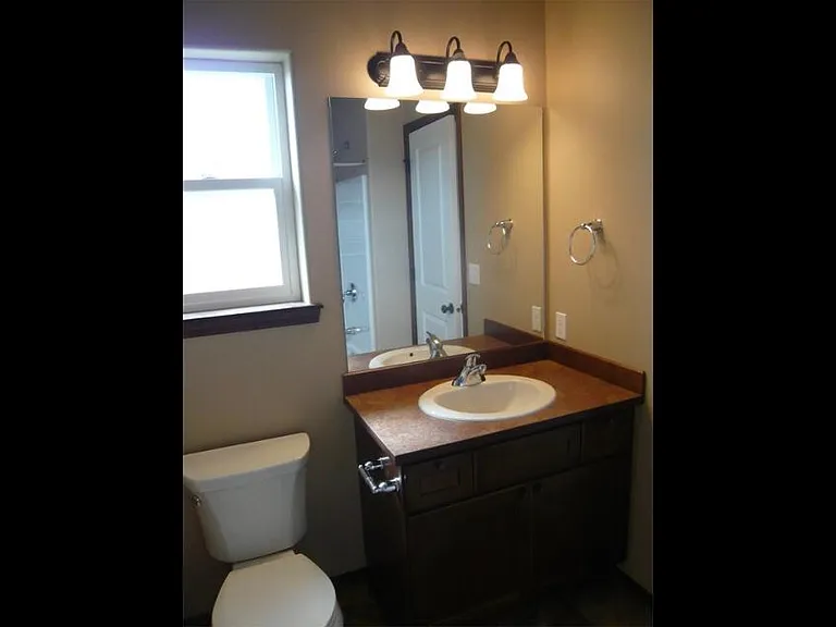 510 E Helena Ave — Photo 2