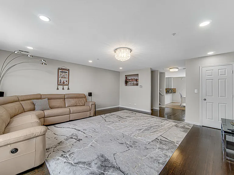 673 E Fountainview Dr #673 — Photo 2