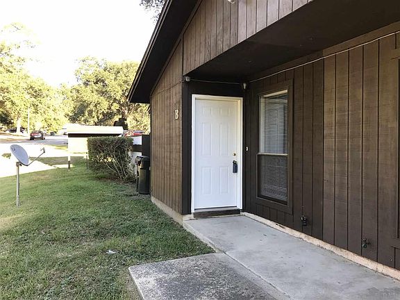 3rd image of 1710 Debby Ave APT B