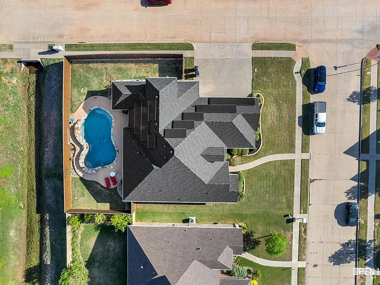 3407 Oxford Ln — Photo 7