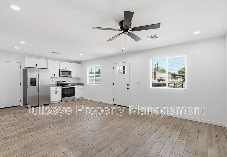 428 S 97th Pl — Photo 5