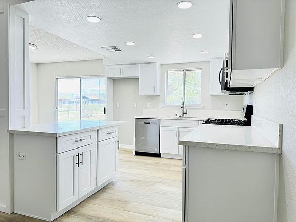 5th image of 10160 E Avenue S2