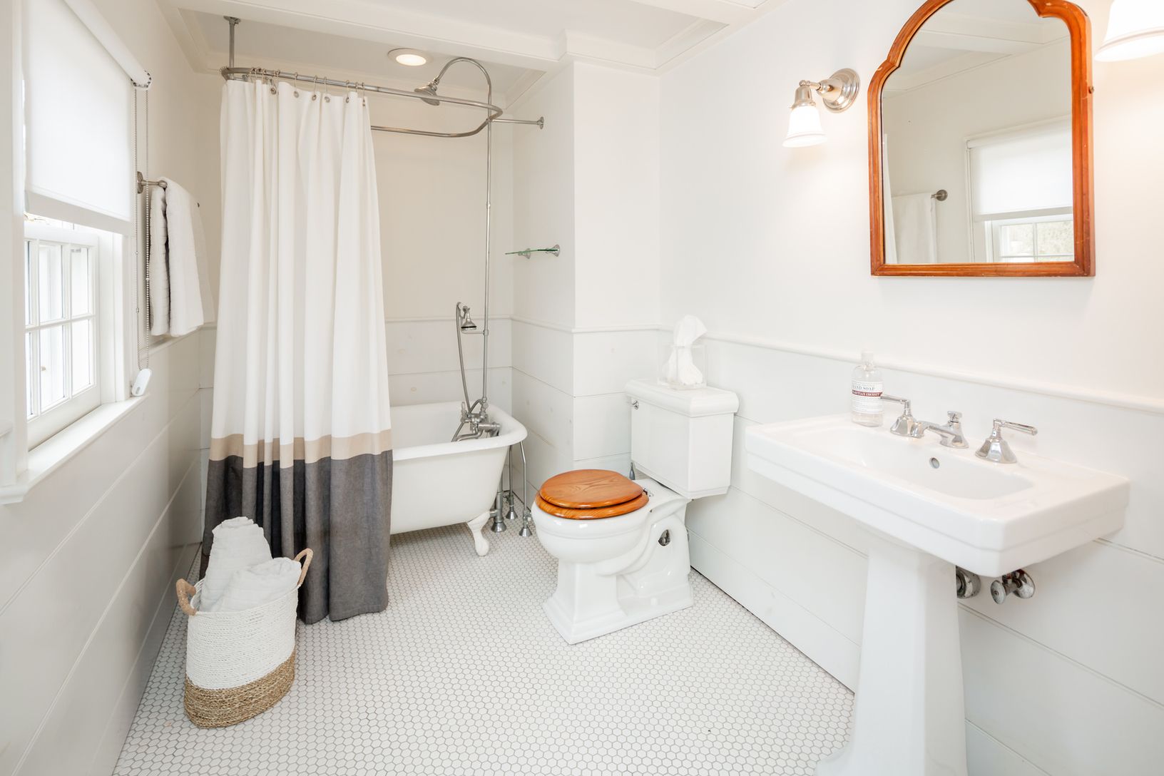  Bathroom with Claw Foot Tub