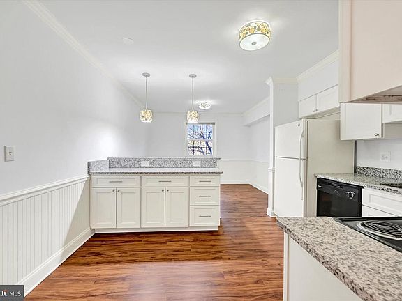 5th image of 2 Elphin Ct Unit 202