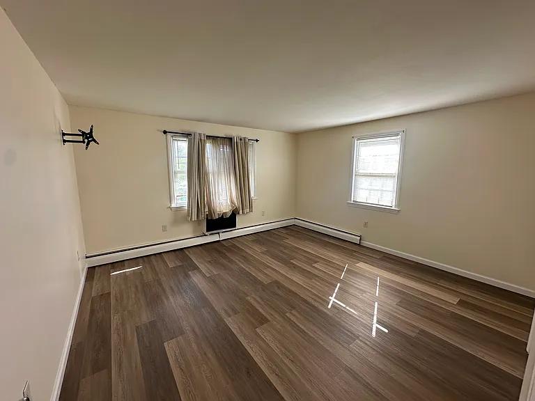 1256 Farmington Ave #C — Photo 1