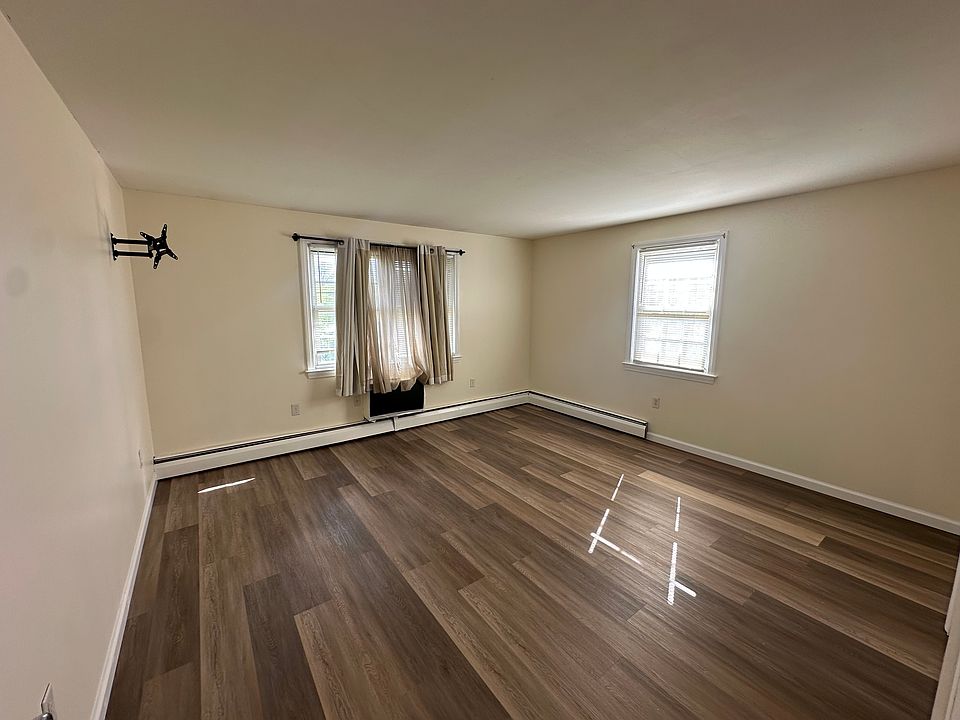 1st image of 1256 Farmington Ave APT C