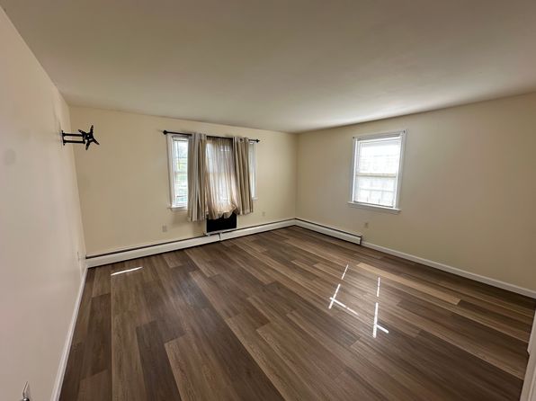1256 Farmington Ave APT C