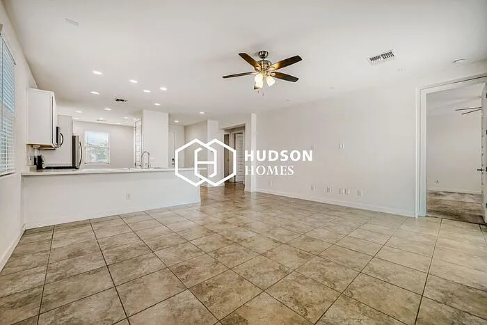 6326 W Raymond St — Photo 5