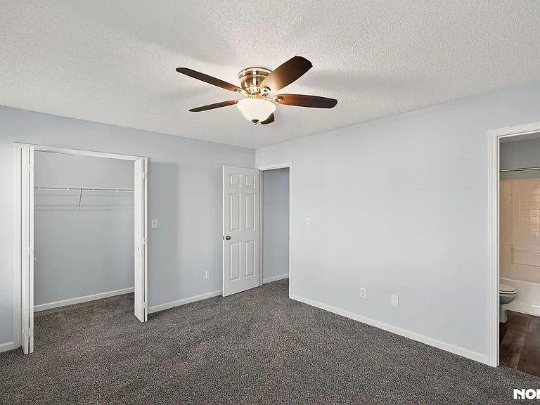 38 Princeton Glen Ct — Photo 16