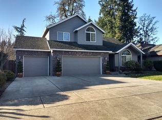 2630 NE Aurora Dr, Hillsboro, OR 97124