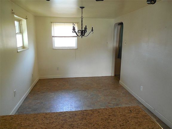 4th image of 2632 Campbell Cir