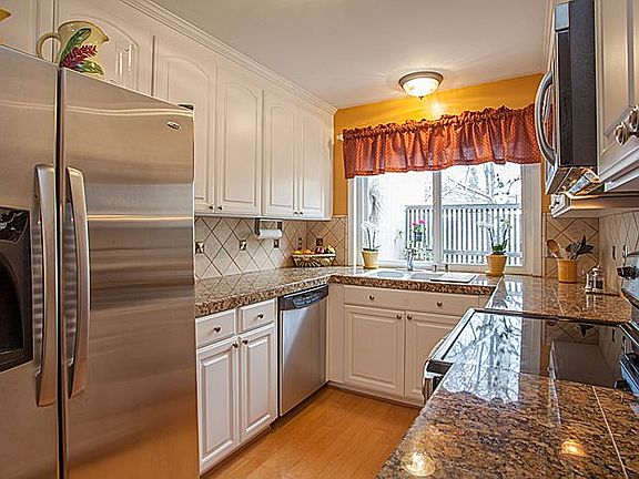 2nd image of 10186 Camberley Ln