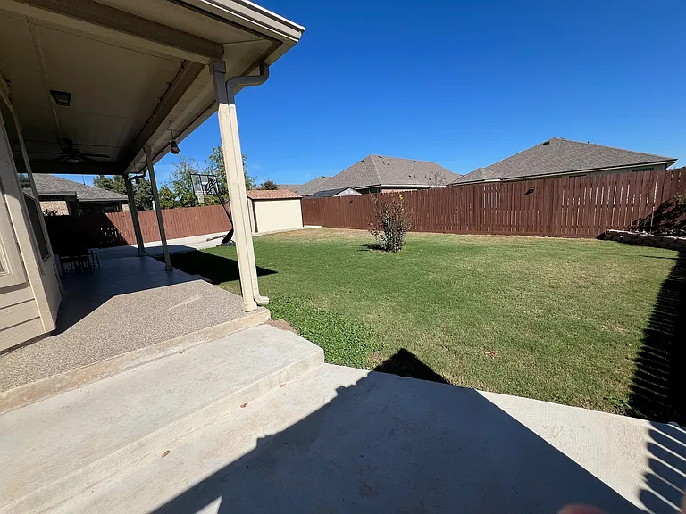 5561 Othello Dr — Photo 57