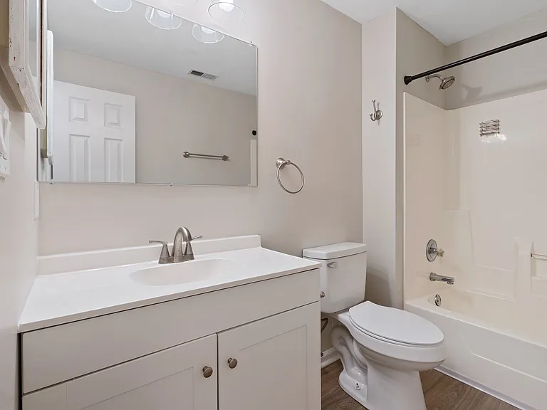 1409 Hartland Woods Way — Photo 6