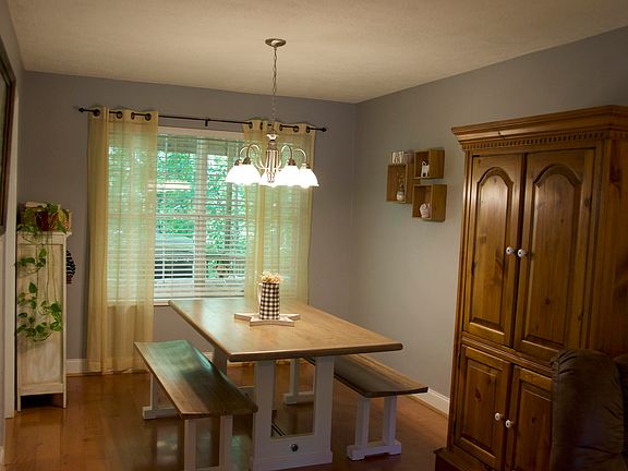 4th image of 1215 Highland Dr