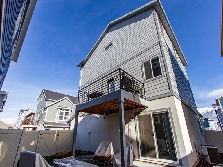 364 S 780 E — Photo 22