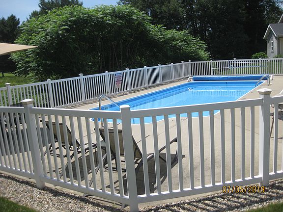 2nd image of 3385 Maple Greens Dr