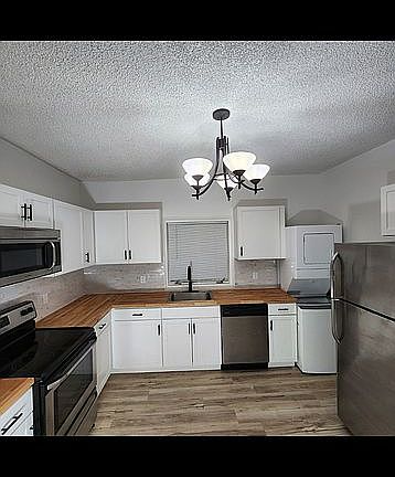 3rd image of 200 E Sanborn St