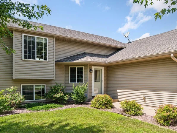 37922 Harvester Ave, North Branch, MN 55056