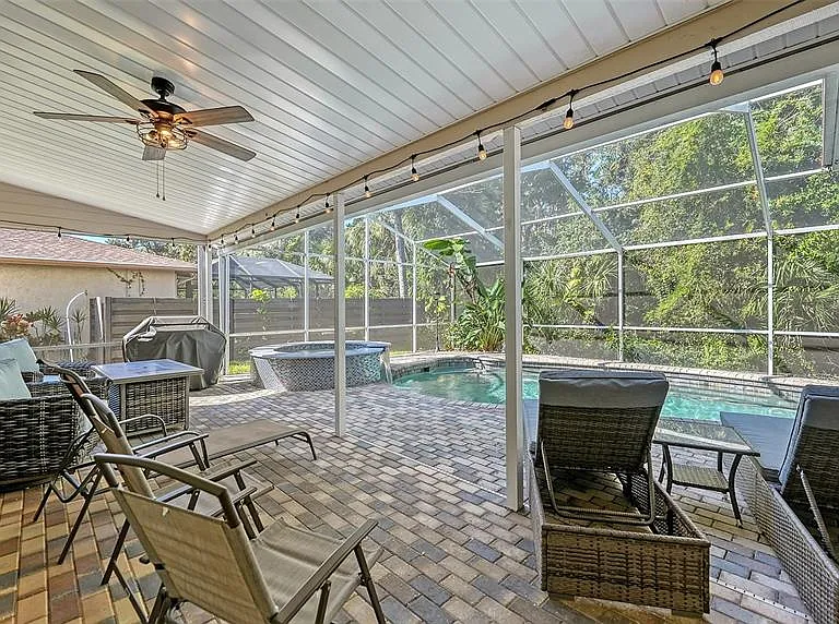 2246 Cork Oak St W — Photo 40