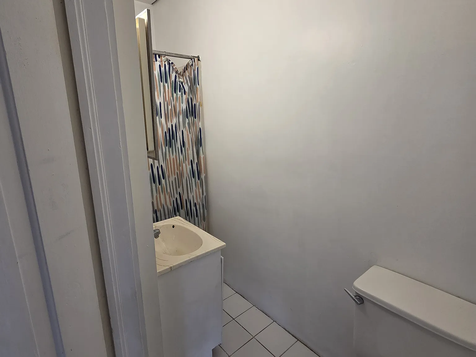 Studio, $800 — Photo 3