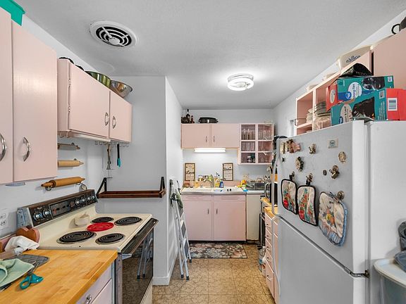 4th image of 613 3rd Ave. N