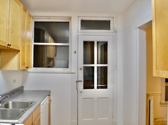 4th image of 501 N Harlem Ave APT 3