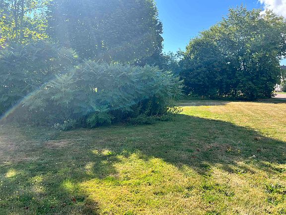 5th image of 154 Central St