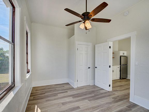 5th image of 424 Kanuga Dr Unit 6