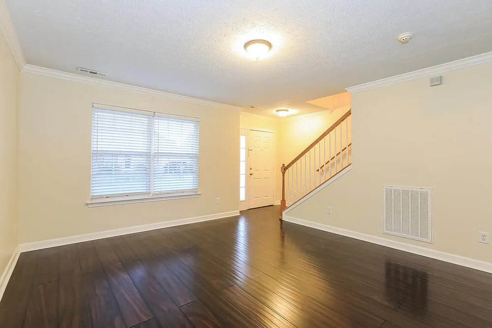 3 bed, 2.5 bath, 1814 sqft, $2,350 — Photo 4