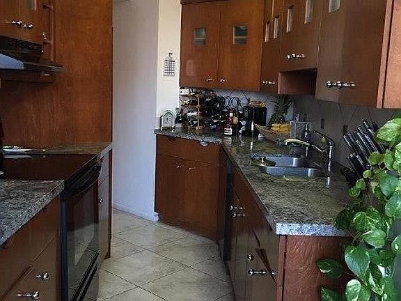 2nd image of 3600 Yacht Club Dr APT 1900