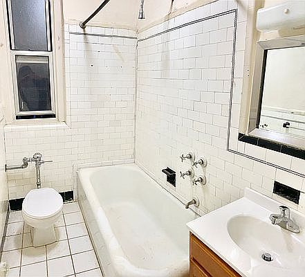 5th image of 2497 Grand Ave APT A4