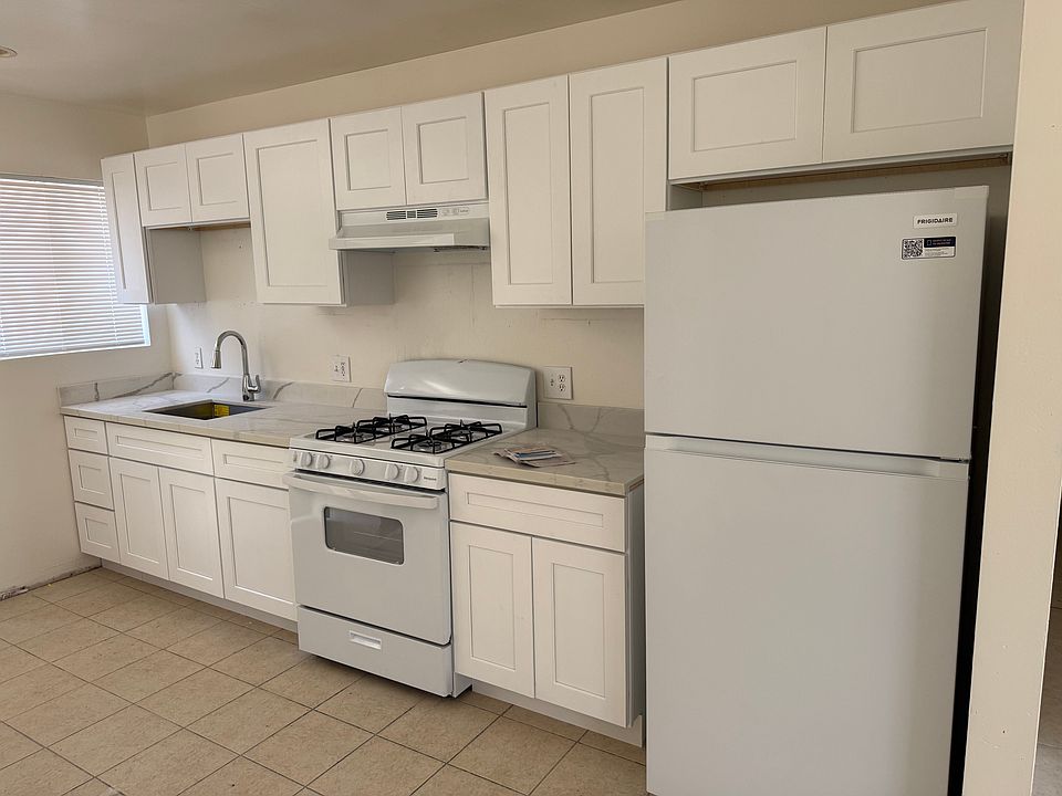 1st image of 1628 Lincoln St APT C