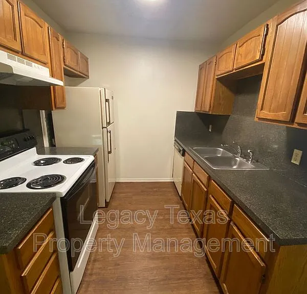1412 Courtney Pl #A — Photo 5