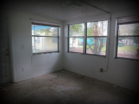 4th image of 909 N 21st St APT B