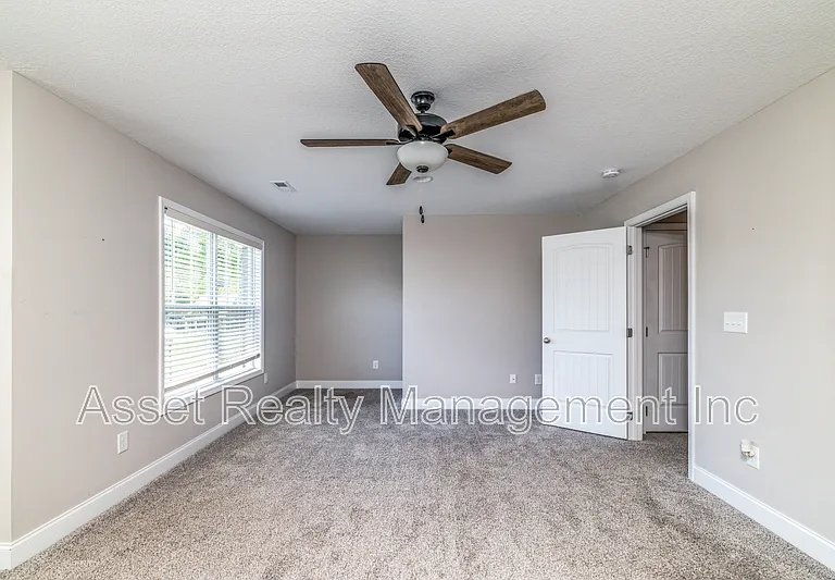 338 Broadberry Ave — Photo 22